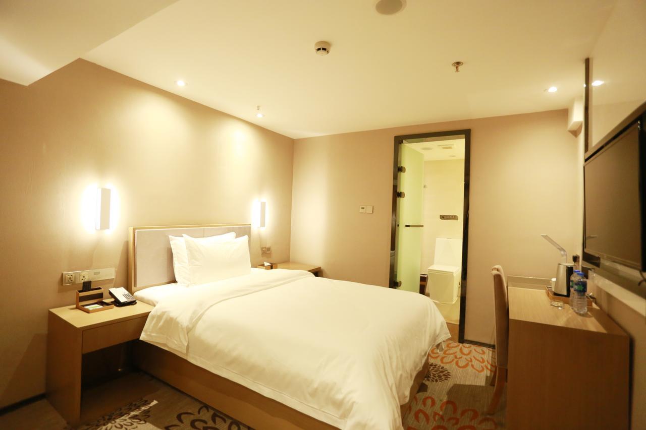 Lavande Hotel Baogang Avenue Guangbai Xinyi Branch Гуанчжоу Экстерьер фото