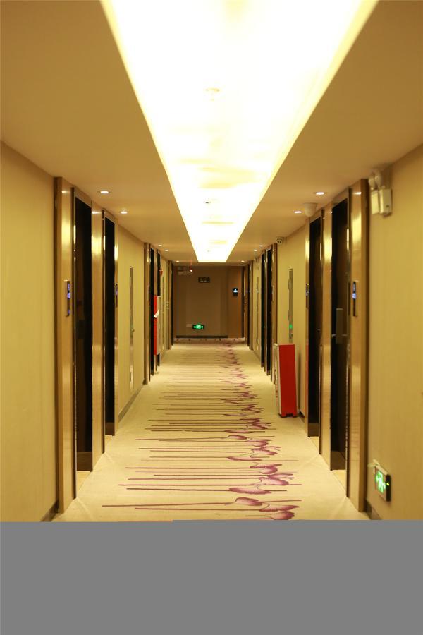 Lavande Hotel Baogang Avenue Guangbai Xinyi Branch Гуанчжоу Экстерьер фото