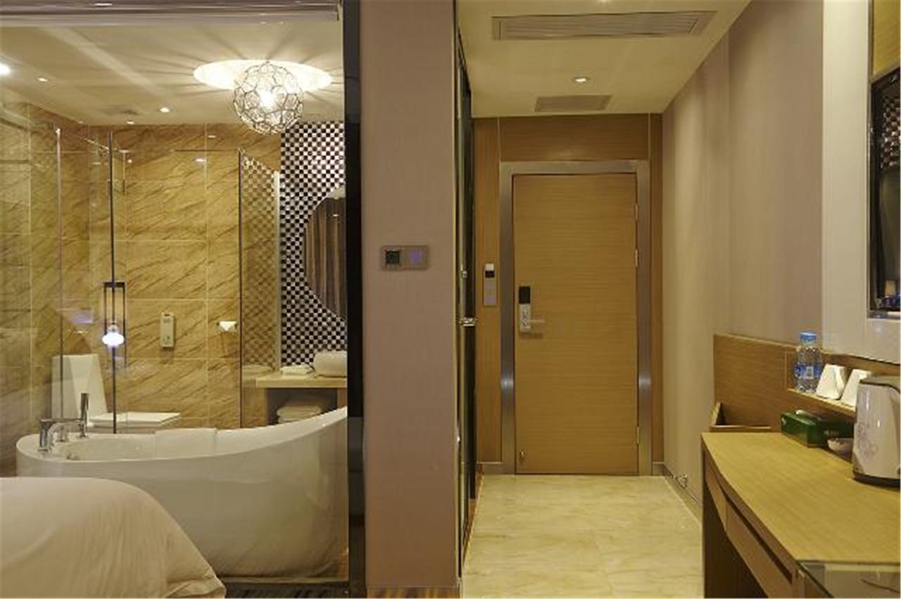 Lavande Hotel Baogang Avenue Guangbai Xinyi Branch Гуанчжоу Экстерьер фото