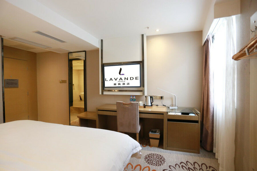 Lavande Hotel Baogang Avenue Guangbai Xinyi Branch Гуанчжоу Экстерьер фото