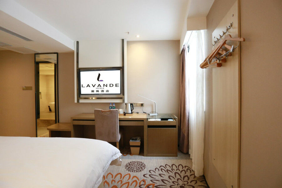 Lavande Hotel Baogang Avenue Guangbai Xinyi Branch Гуанчжоу Экстерьер фото