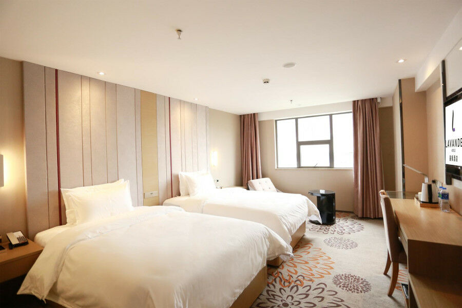 Lavande Hotel Baogang Avenue Guangbai Xinyi Branch Гуанчжоу Экстерьер фото