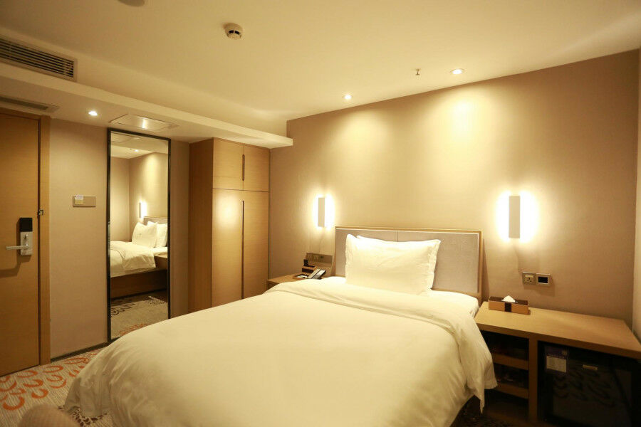 Lavande Hotel Baogang Avenue Guangbai Xinyi Branch Гуанчжоу Экстерьер фото