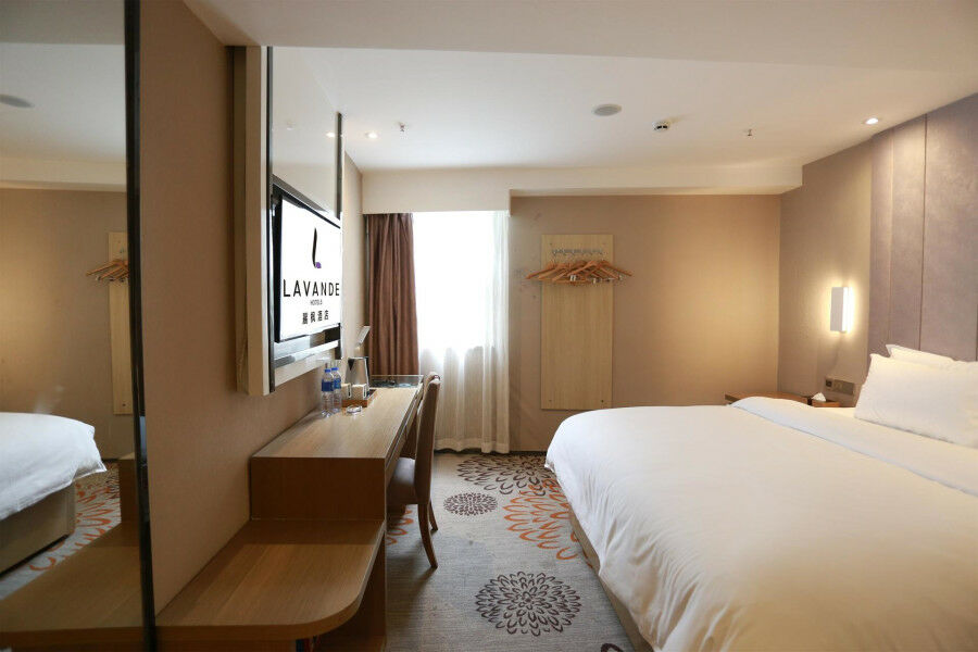 Lavande Hotel Baogang Avenue Guangbai Xinyi Branch Гуанчжоу Экстерьер фото